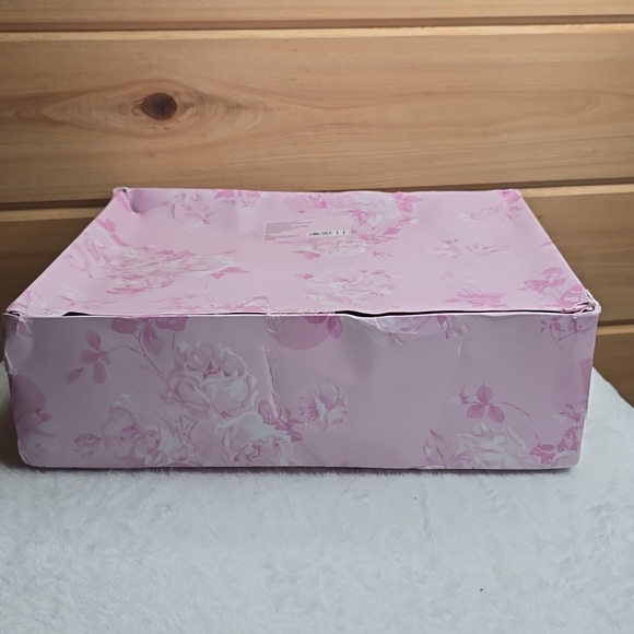 VICTORIA'S SECRET PINK X LOVE SHACK FANCY DOG *BRAND NEW* BEAUX ICONS VELVET BOW - Picture 8 of 11